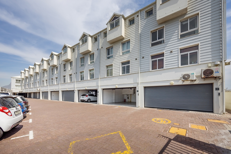 3 Bedroom Property for Sale in Lagoon Beach Western Cape